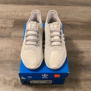 Adidas women’s sneakers